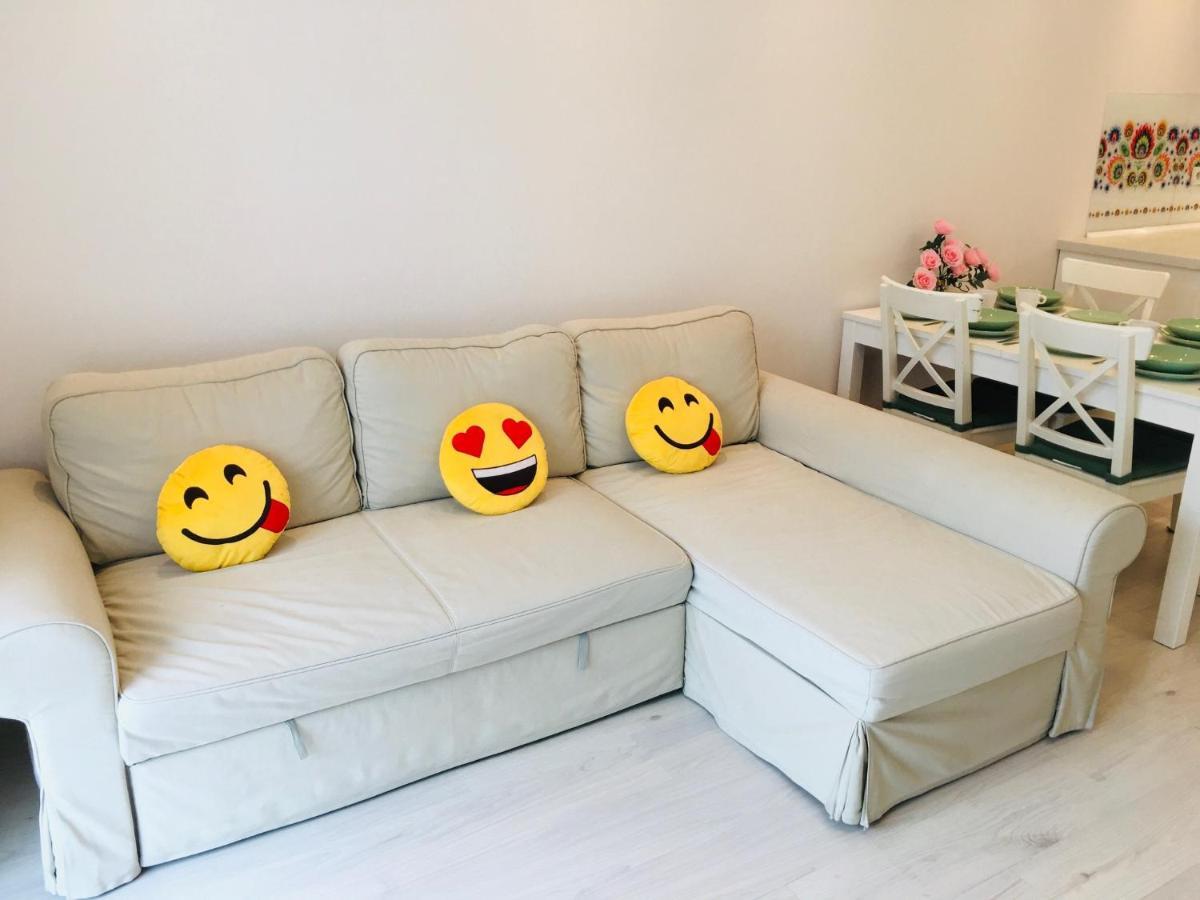 3 Rooms Aircon Apartment With Free Parking, Balcony Walking Distance Old Town Krakow Ngoại thất bức ảnh